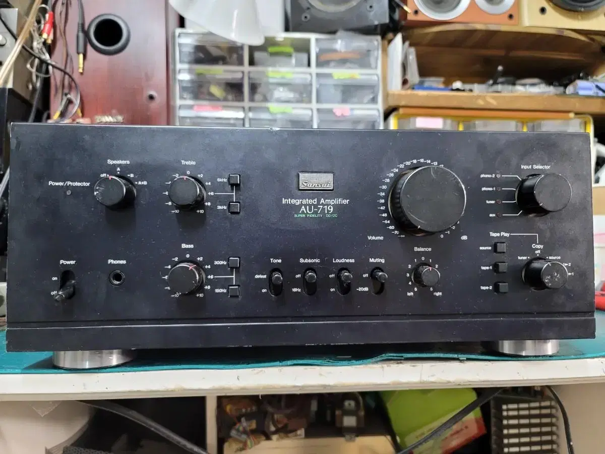 SANSUI. AU719 앰프